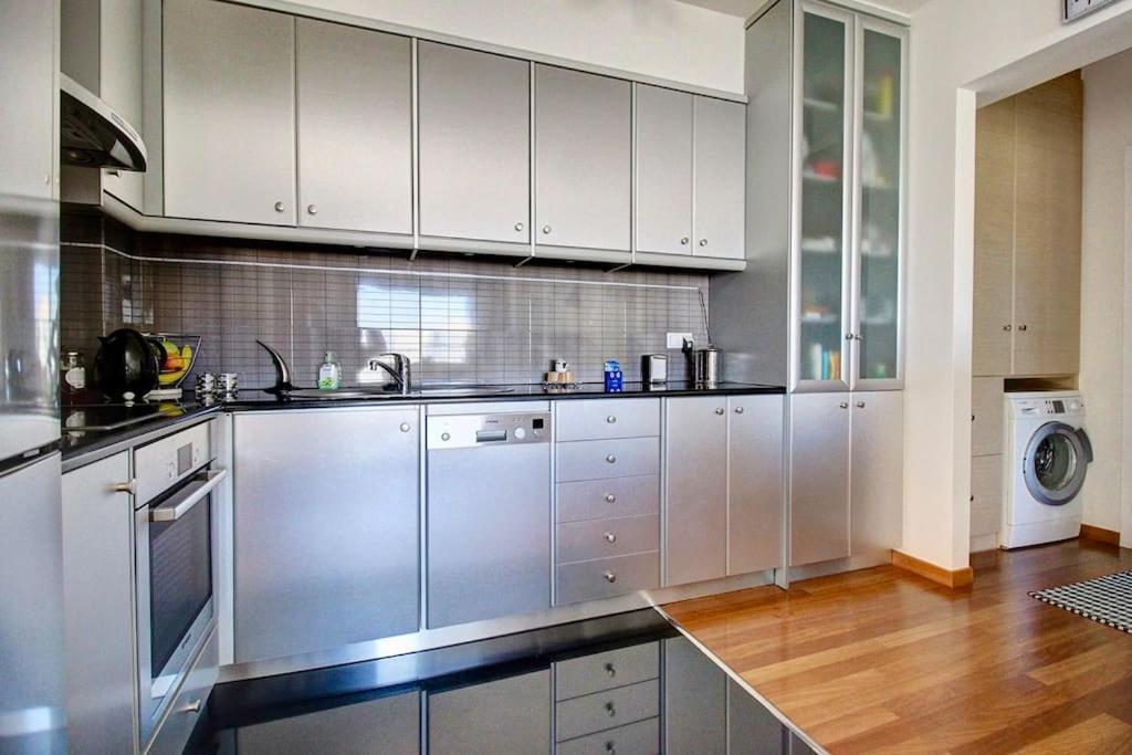 Odyssey Beach Front Apartment Chania  Exteriör bild